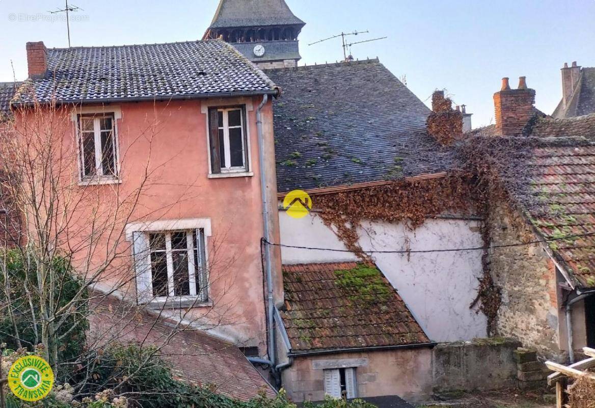 Maison à CHAMBON-SUR-VOUEIZE