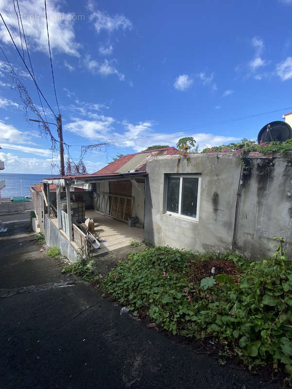 Maison à BASSE-TERRE