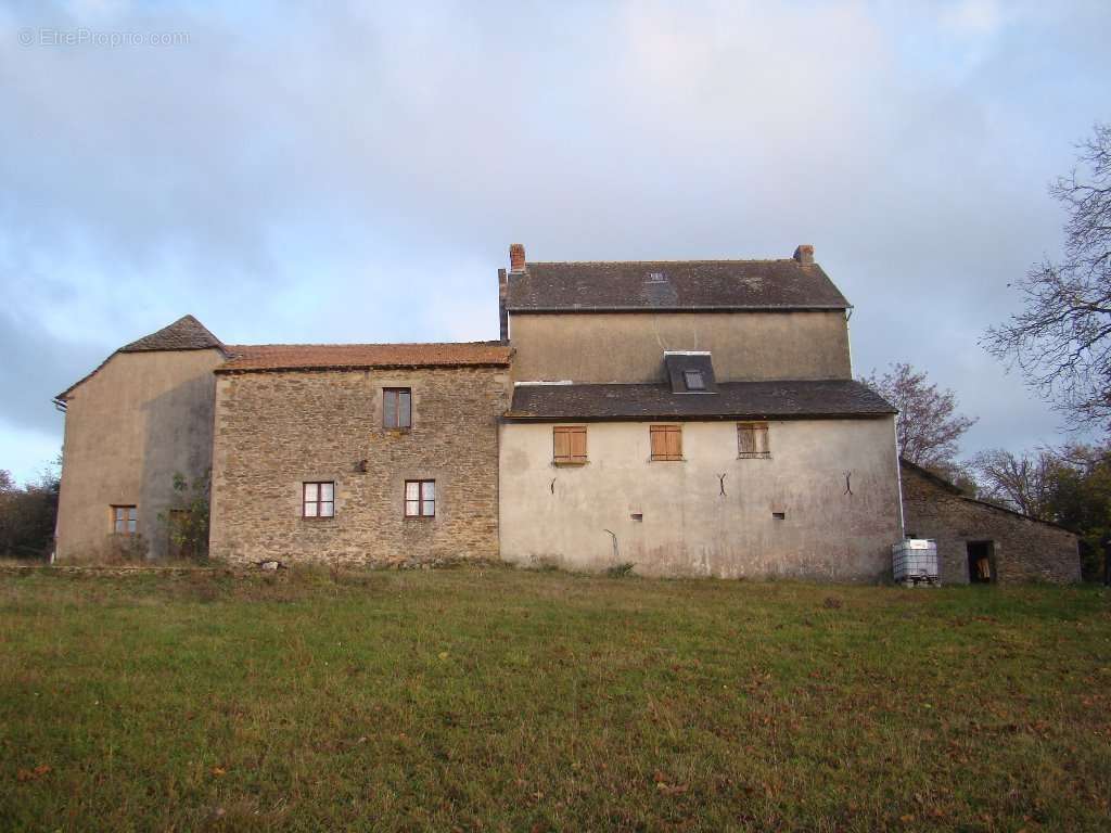 Maison à BARAQUEVILLE