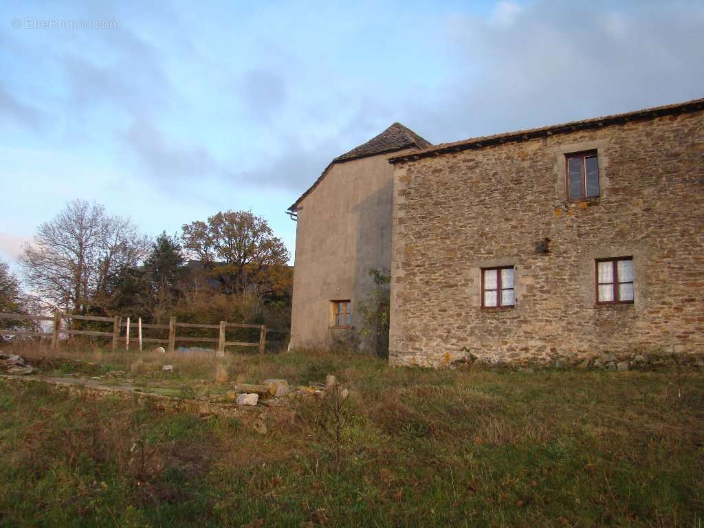 Maison à BARAQUEVILLE