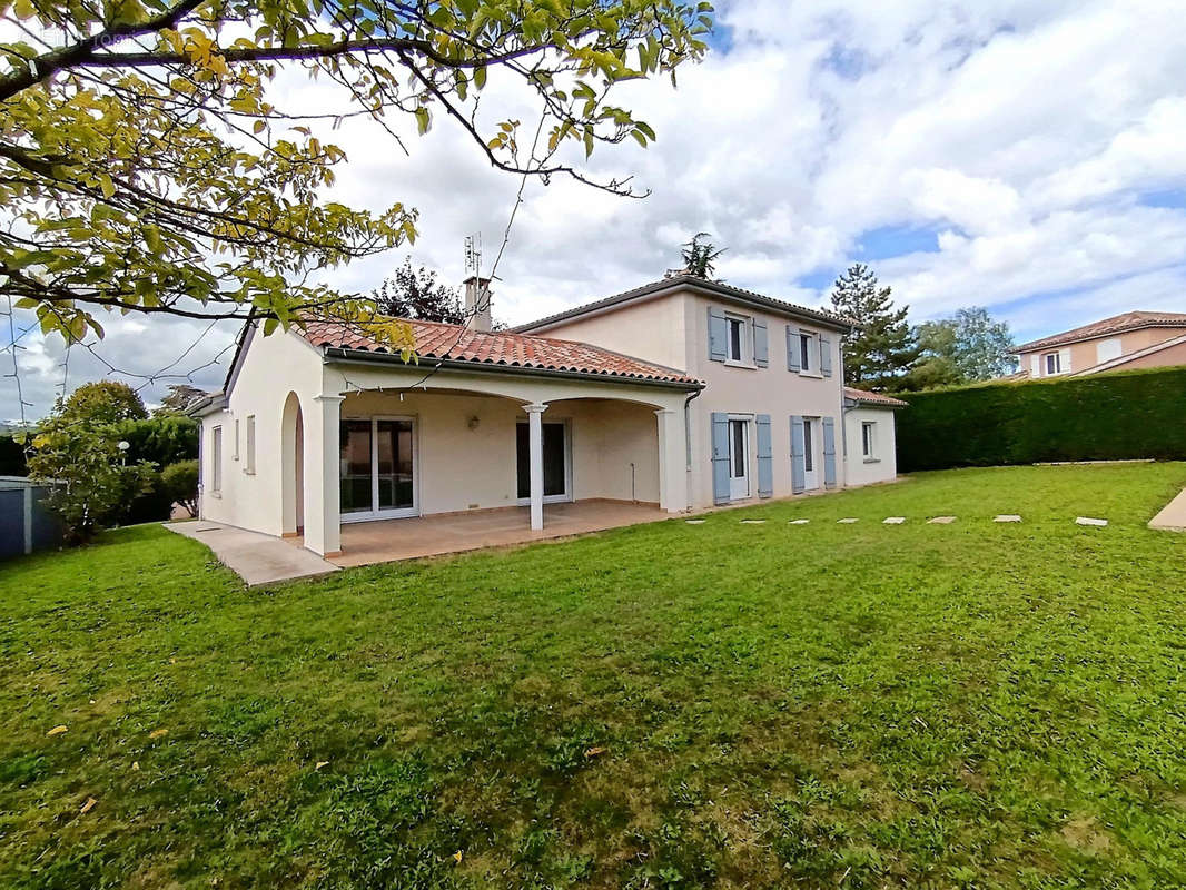 Maison à CRECHES-SUR-SAONE