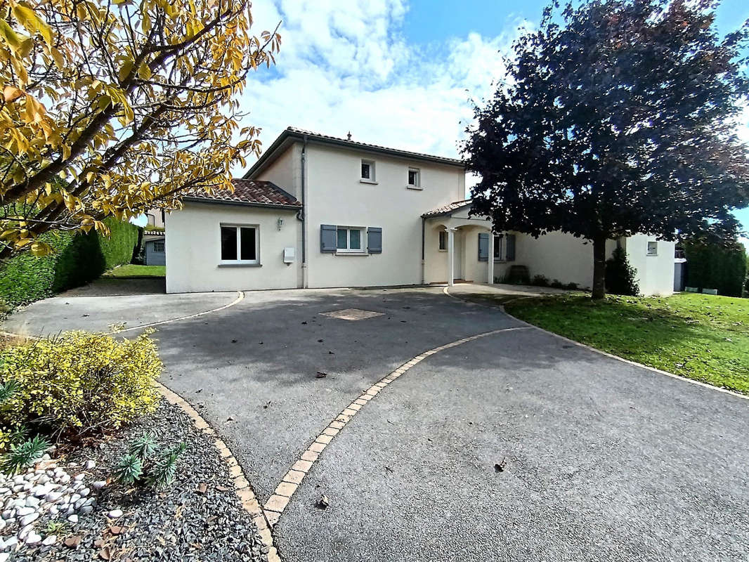 Maison à CRECHES-SUR-SAONE