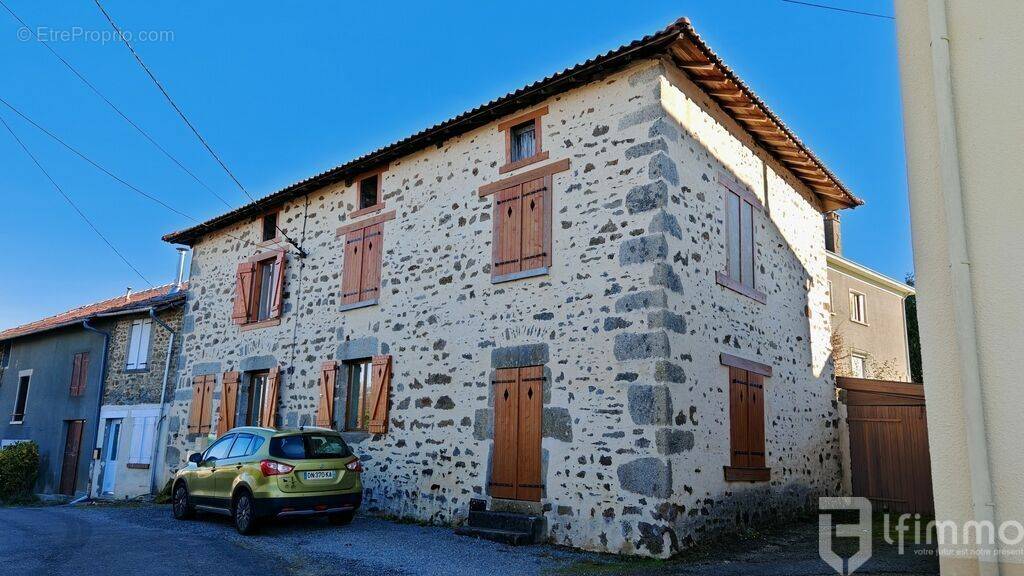 Maison à BUJALEUF