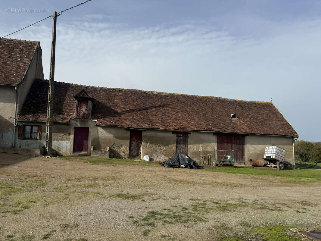 Maison à MONTILLY