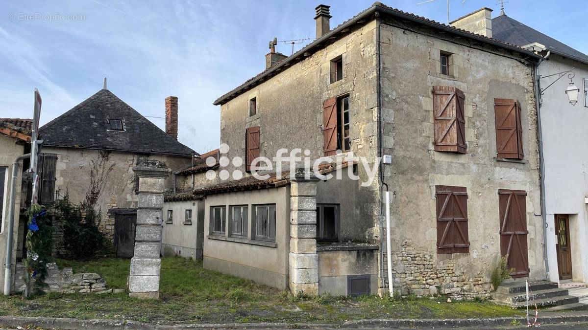 Maison à JOUSSE