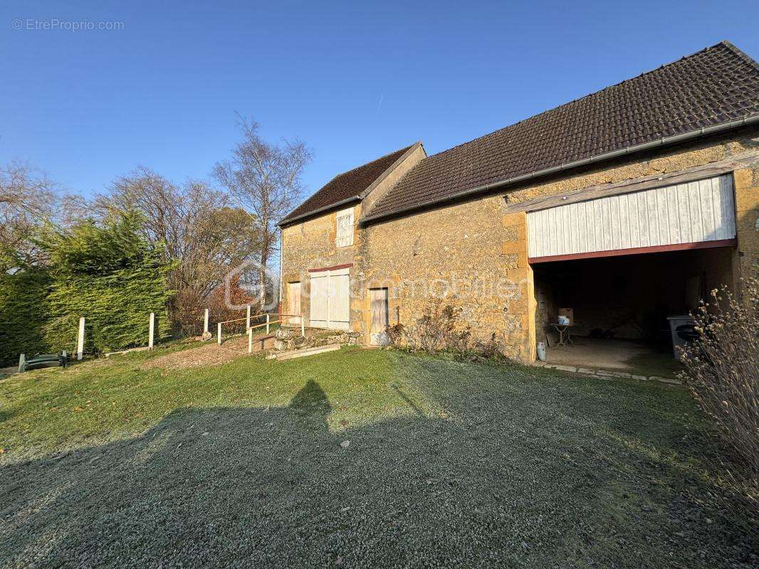 Maison à SAINT-BENIN-D&#039;AZY