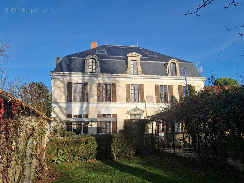 Maison à SURGERES