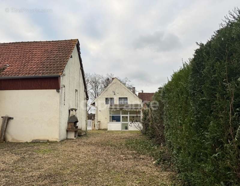 Maison à BRAGNY-SUR-SAONE