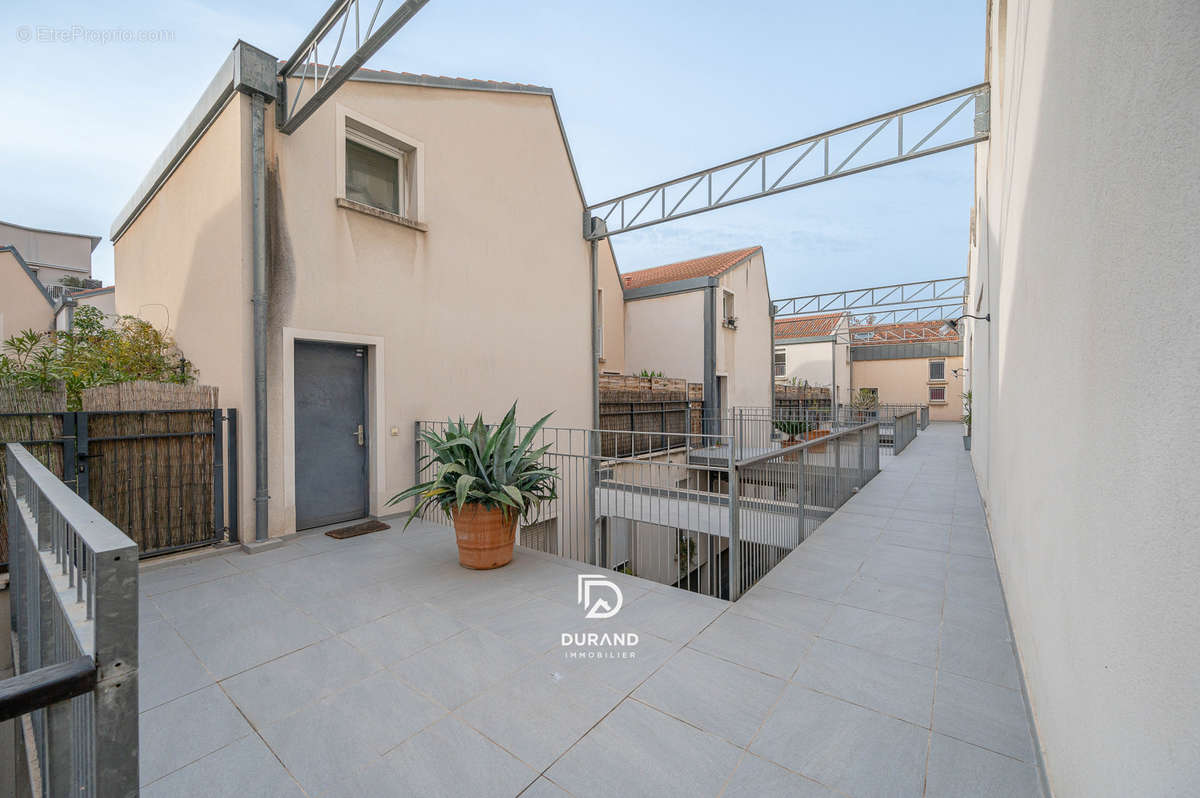 Appartement à MARSEILLE-2E