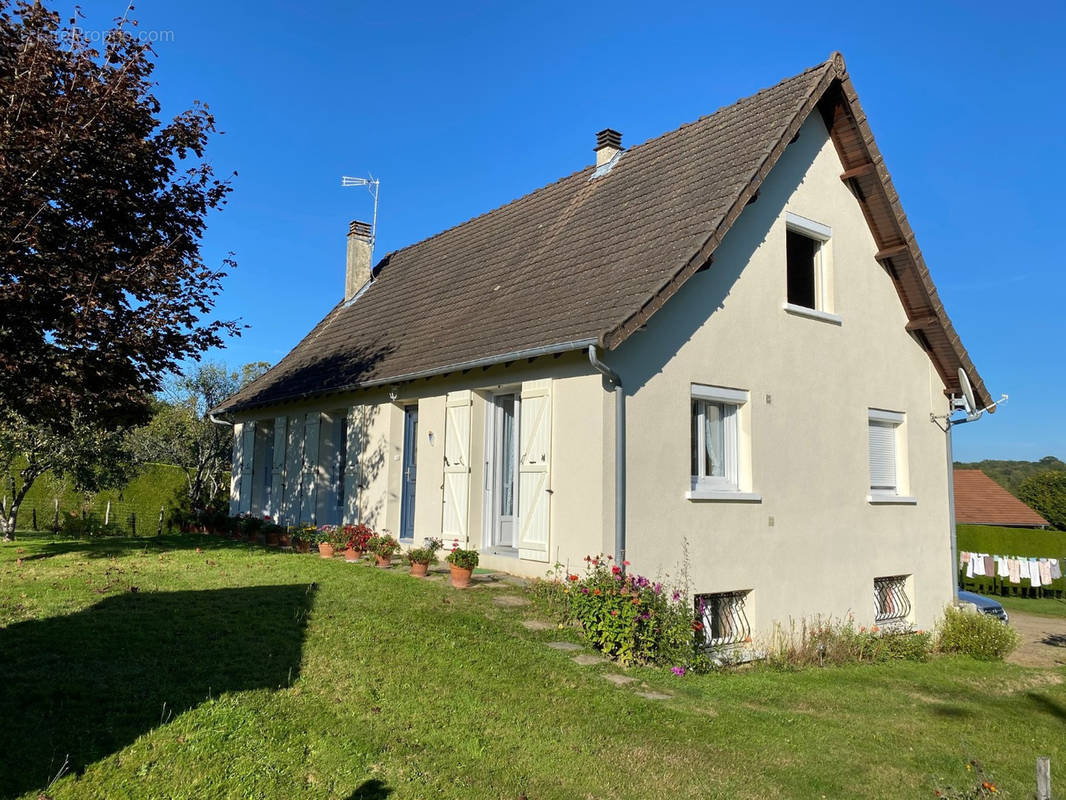 Maison à SAINT-YRIEIX-LA-PERCHE