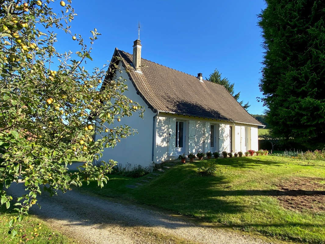 Maison à SAINT-YRIEIX-LA-PERCHE