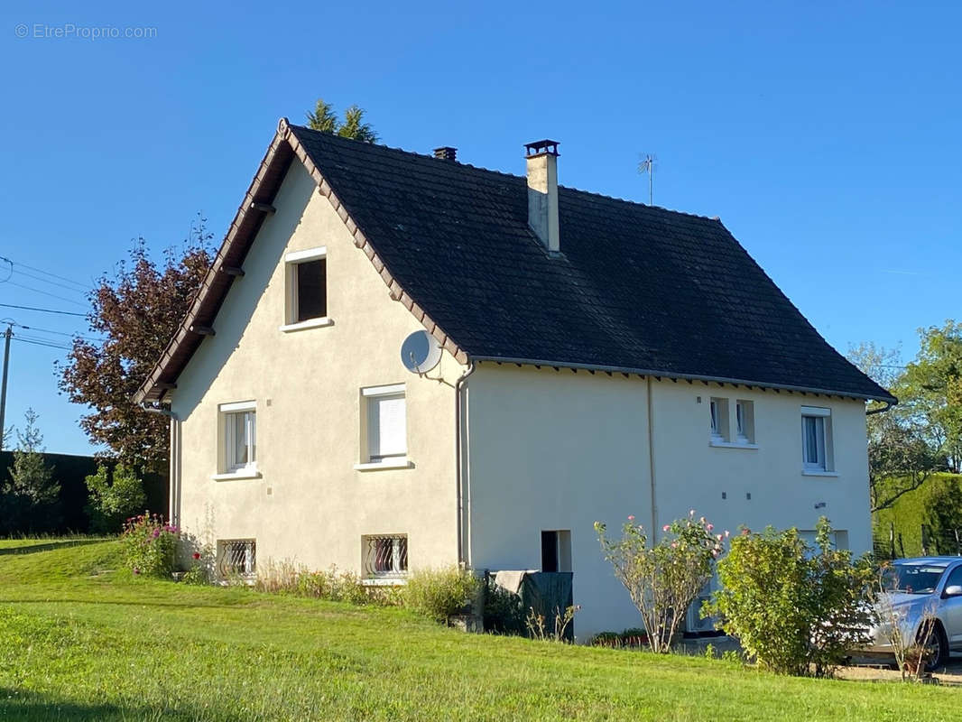 Maison à SAINT-YRIEIX-LA-PERCHE