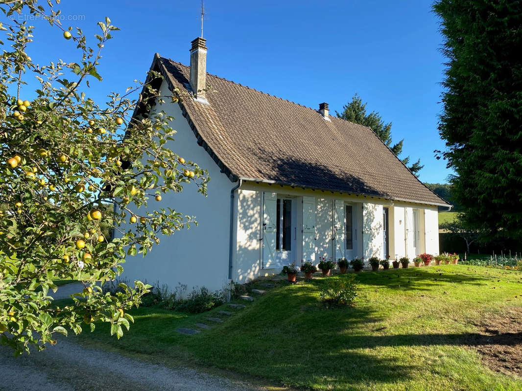 Maison à SAINT-YRIEIX-LA-PERCHE