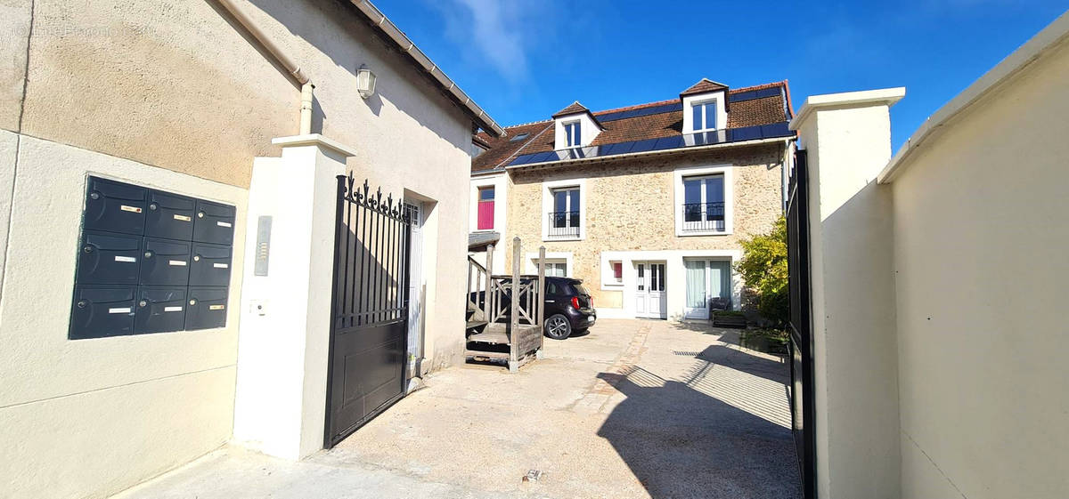 Appartement à MAGNY-LE-HONGRE