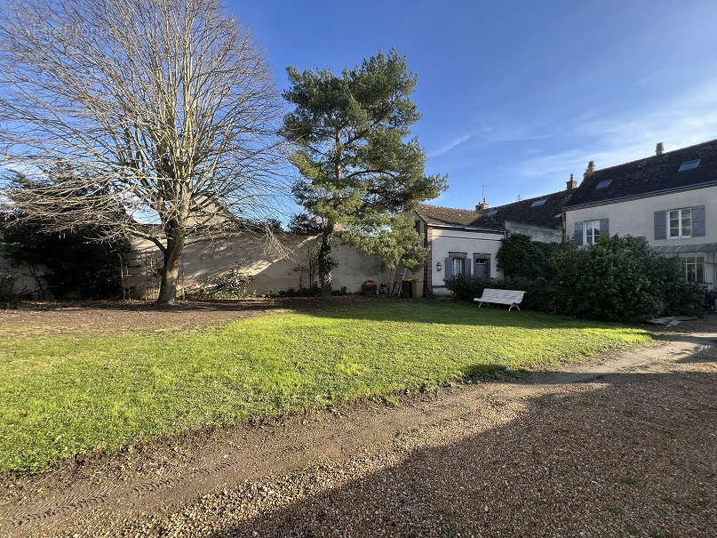 Maison à CHERISY