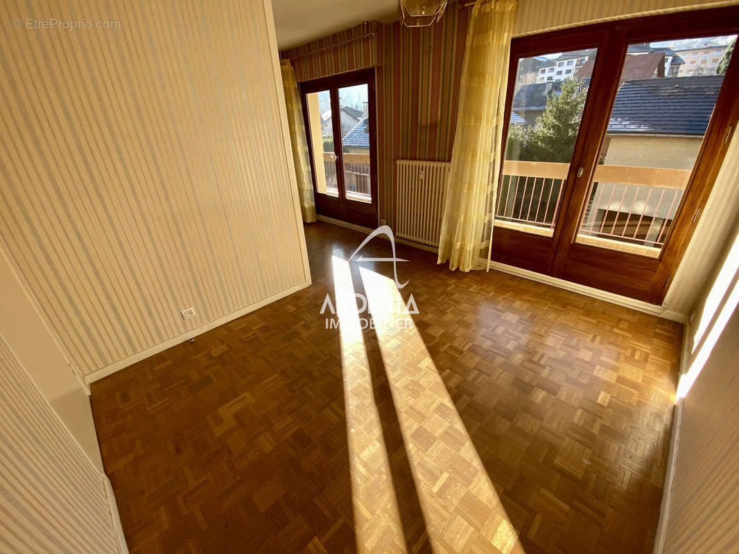 Appartement à SAINT-JEAN-DE-MAURIENNE