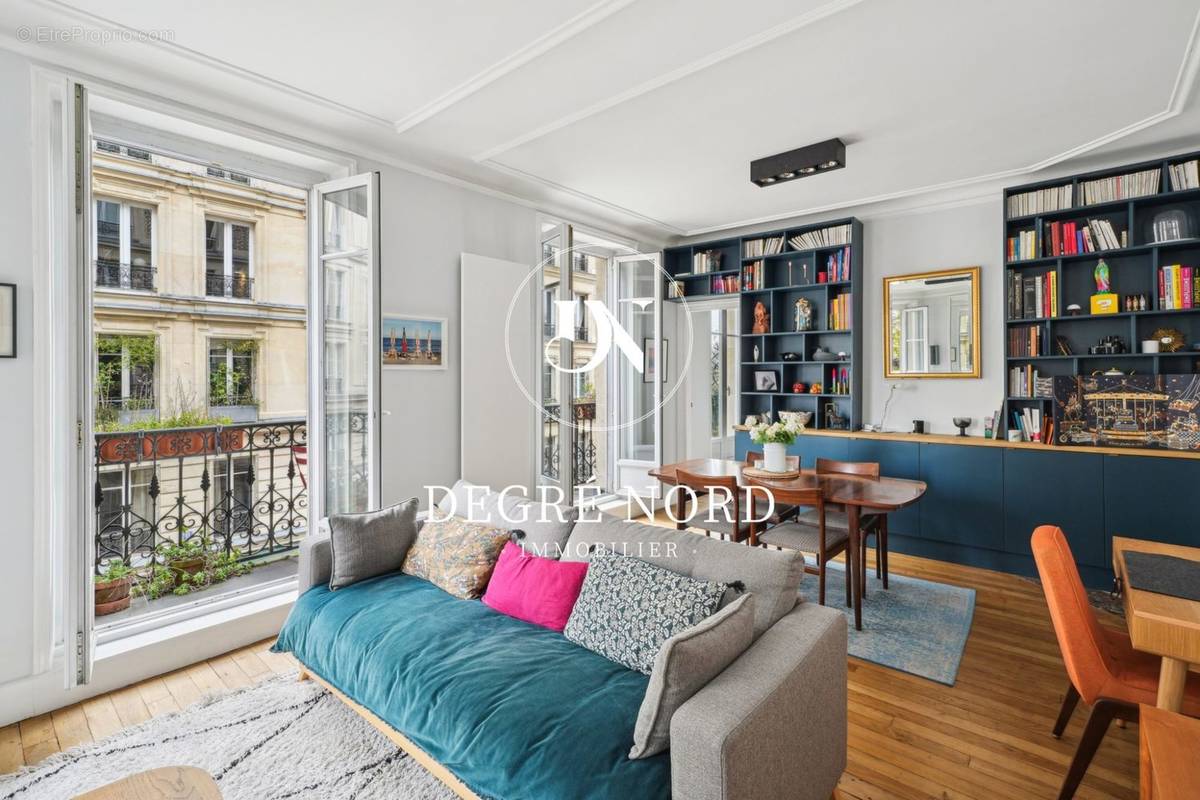 Appartement à PARIS-18E