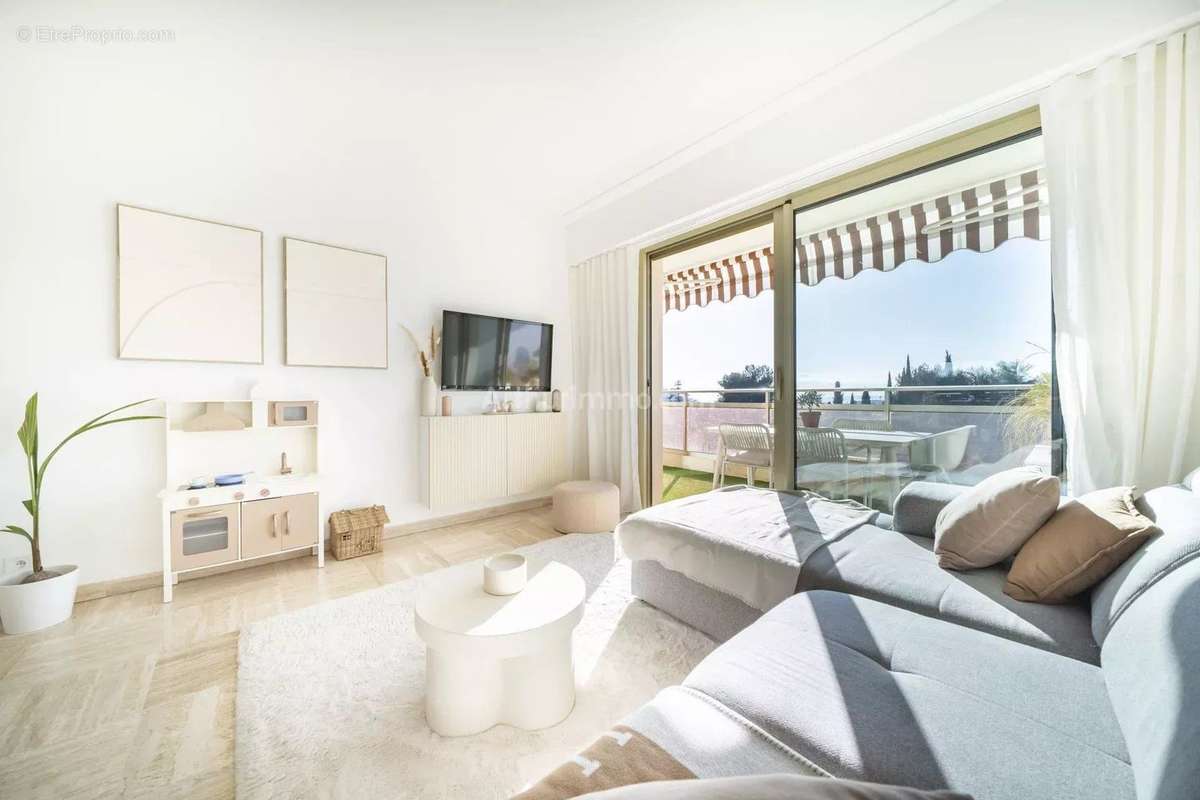 Appartement à VILLENEUVE-LOUBET