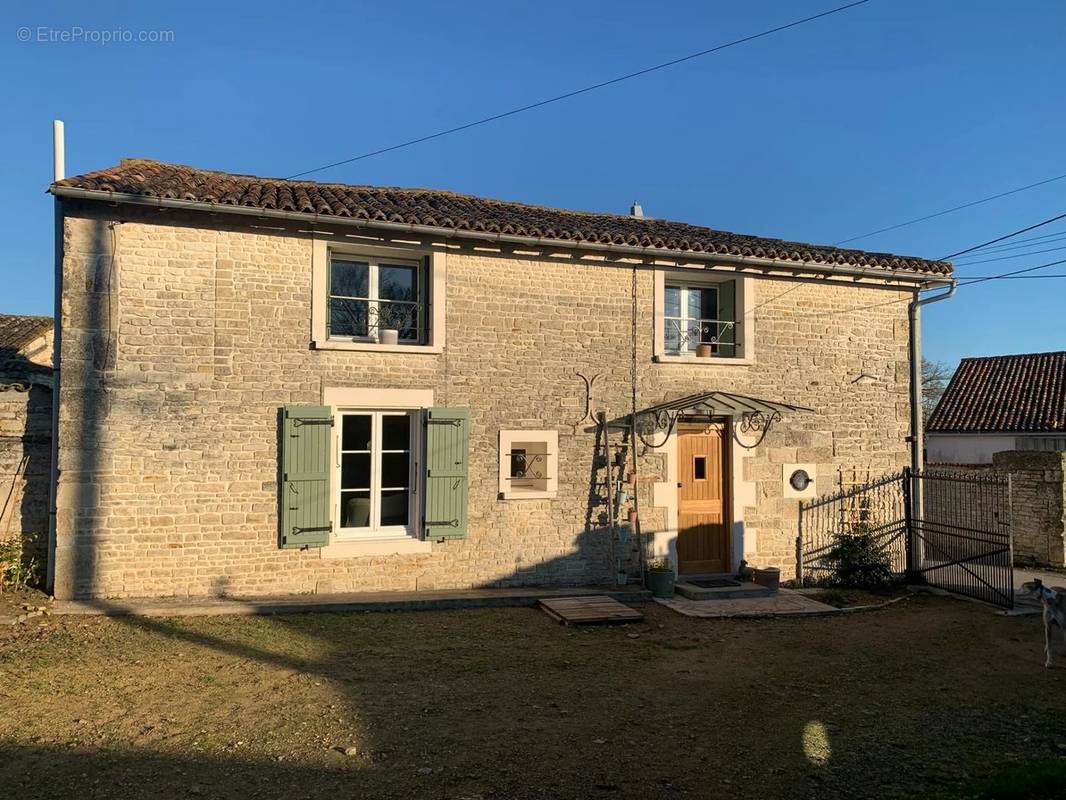 Maison à BRIOUX-SUR-BOUTONNE