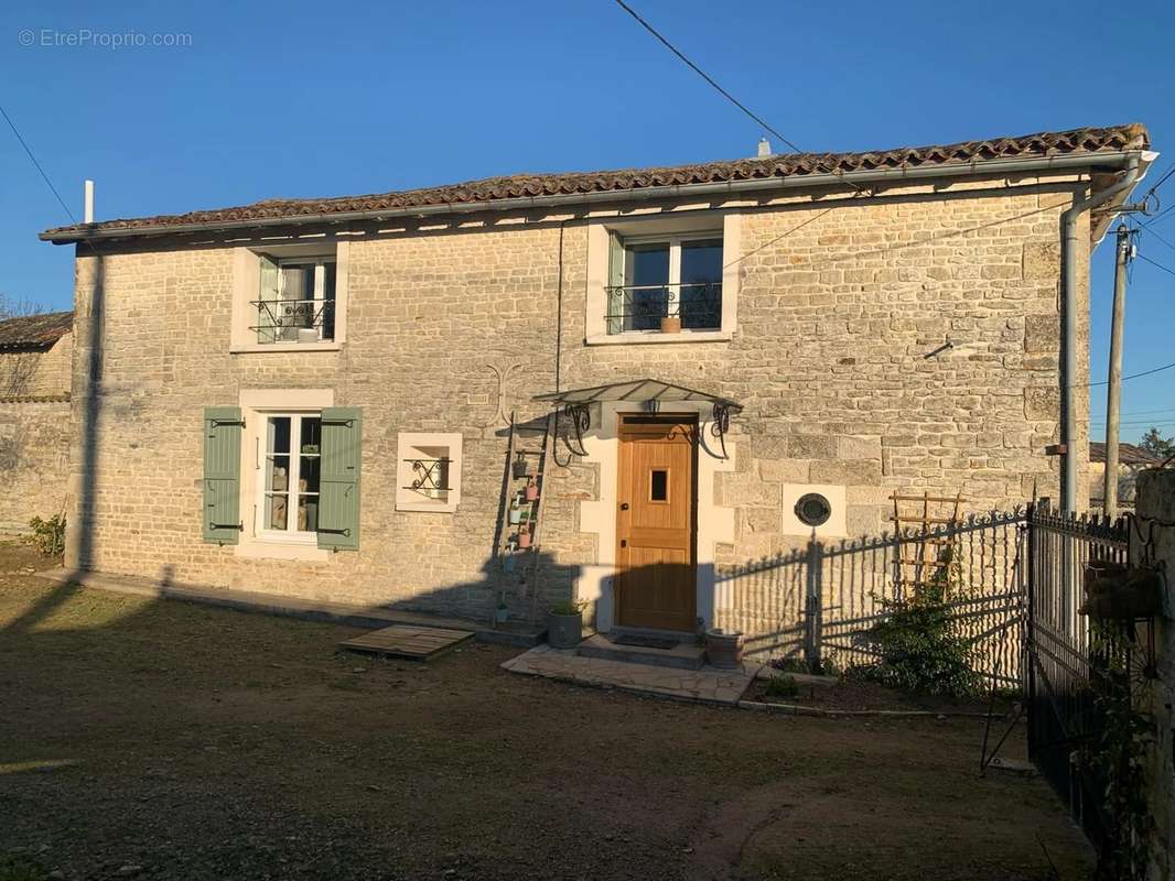 Maison à BRIOUX-SUR-BOUTONNE