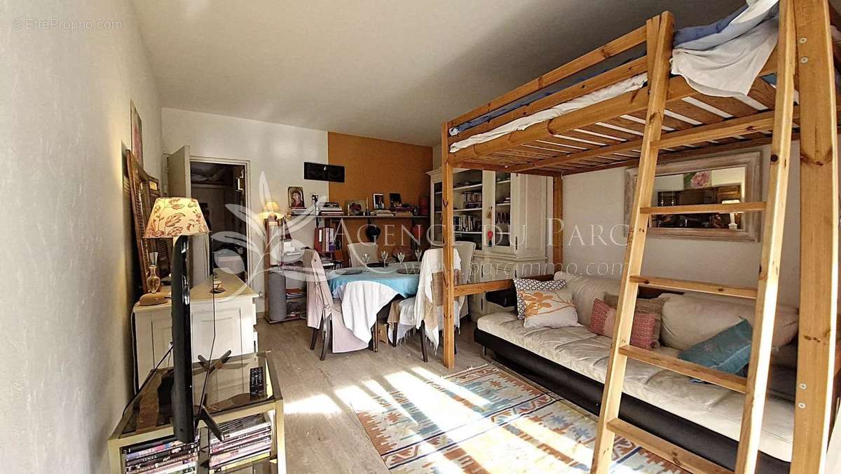 Appartement à VILLENEUVE-LOUBET