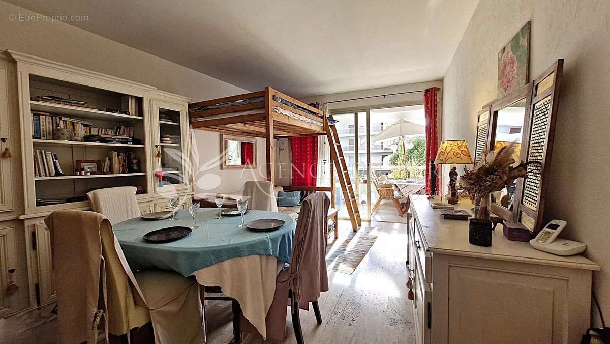 Appartement à VILLENEUVE-LOUBET