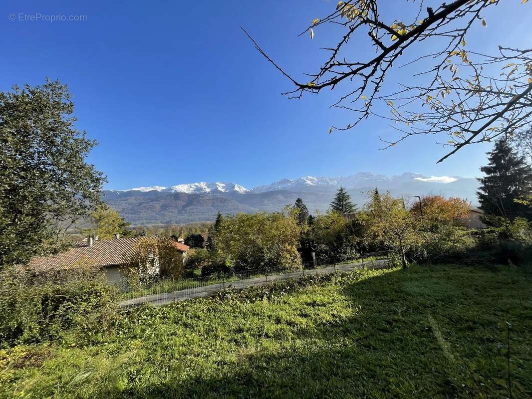 Terrain à CROLLES