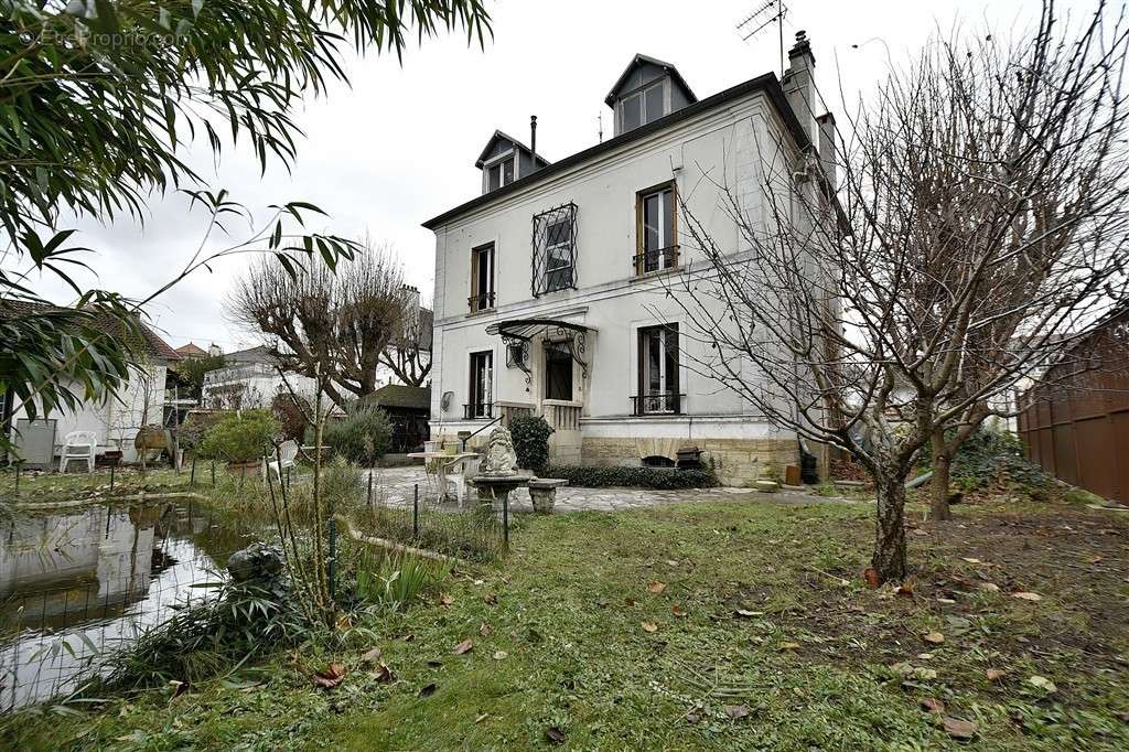 Maison à SAINT-MAUR-DES-FOSSES