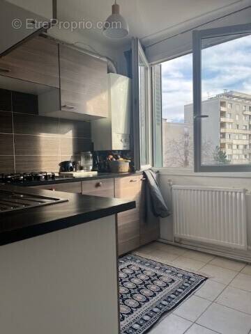 Appartement à AUBERVILLIERS