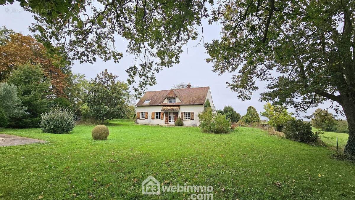 Bienvenue dans cette jolie maison de 187 m² habitables. - Maison à MOIGNY-SUR-ECOLE