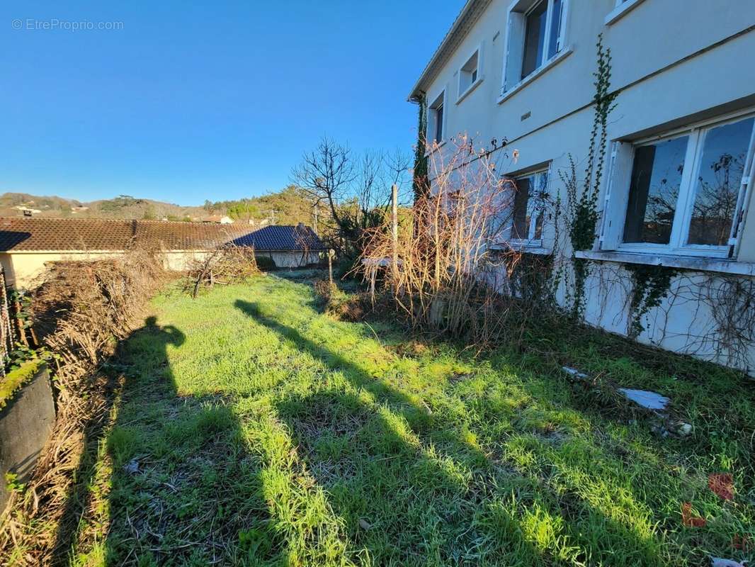 Maison à PUY-L&#039;EVEQUE