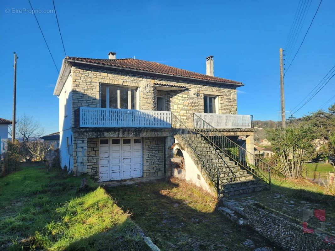 Maison à PUY-L&#039;EVEQUE