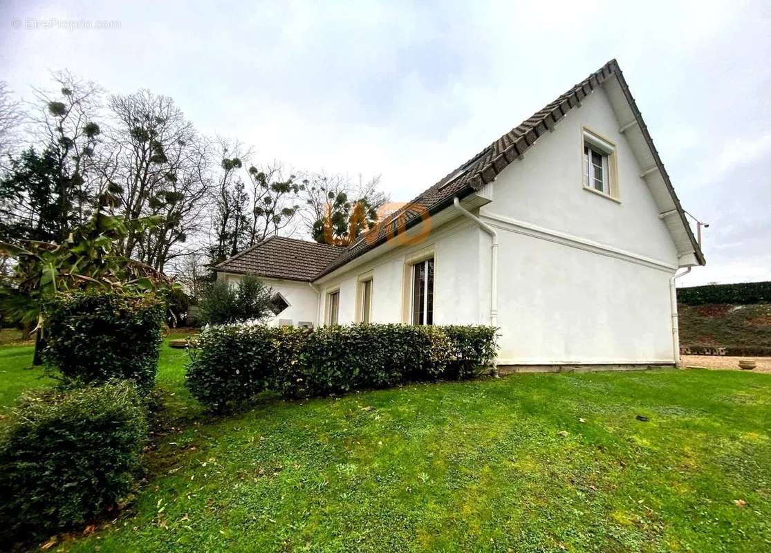 Maison à BESSE-SUR-BRAYE