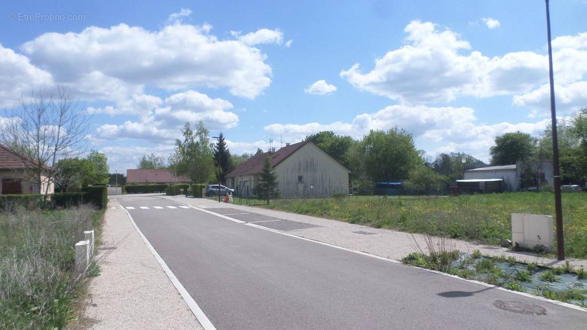 Terrain à BAR-SUR-SEINE