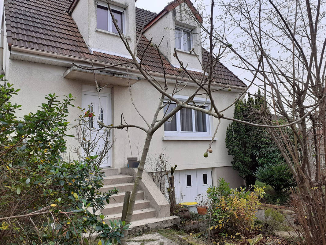 Maison à FONTENAY-LE-FLEURY