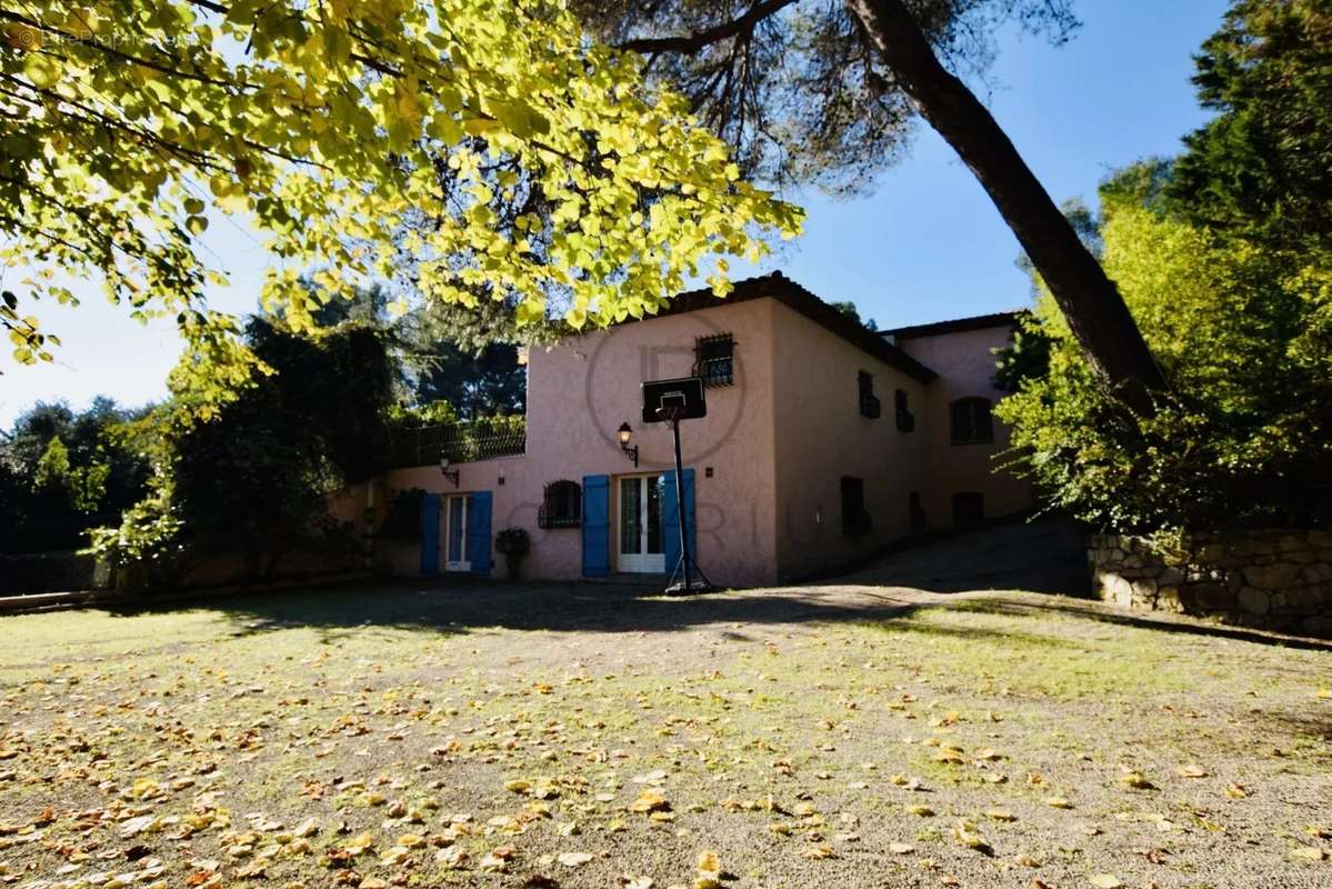 Maison à MOUGINS