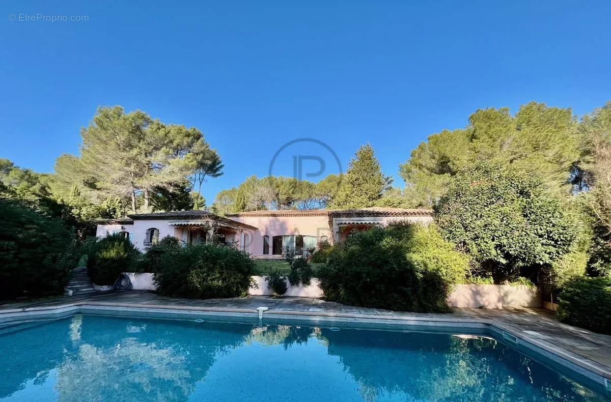 Maison à MOUGINS