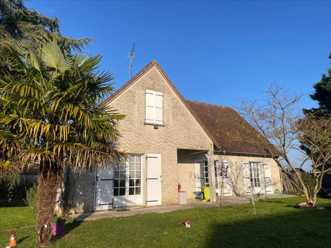 Maison à SAINT-GEORGES-LES-BAILLARGEAUX