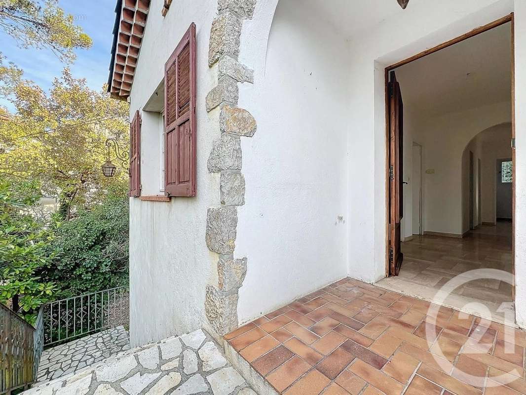 Appartement à MOUGINS