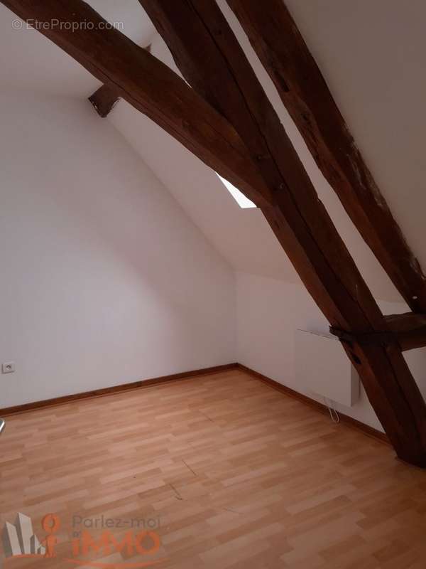 Appartement à COURSON-LES-CARRIERES