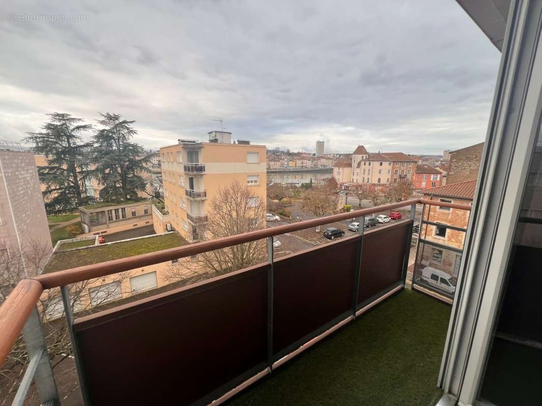 Appartement à SAINT-LAURENT-SUR-SAONE