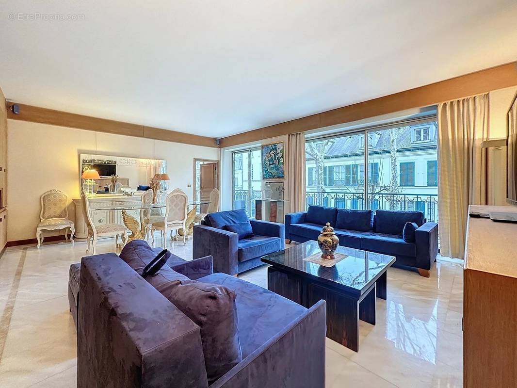 Appartement à NEUILLY-SUR-SEINE