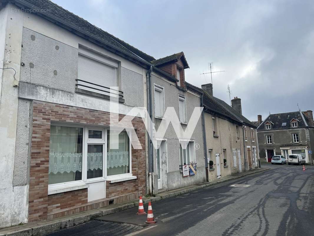 Appartement à LUSSAC-LES-EGLISES