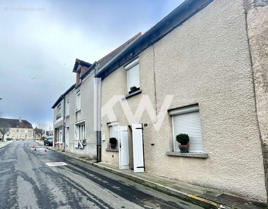 Appartement à LUSSAC-LES-EGLISES