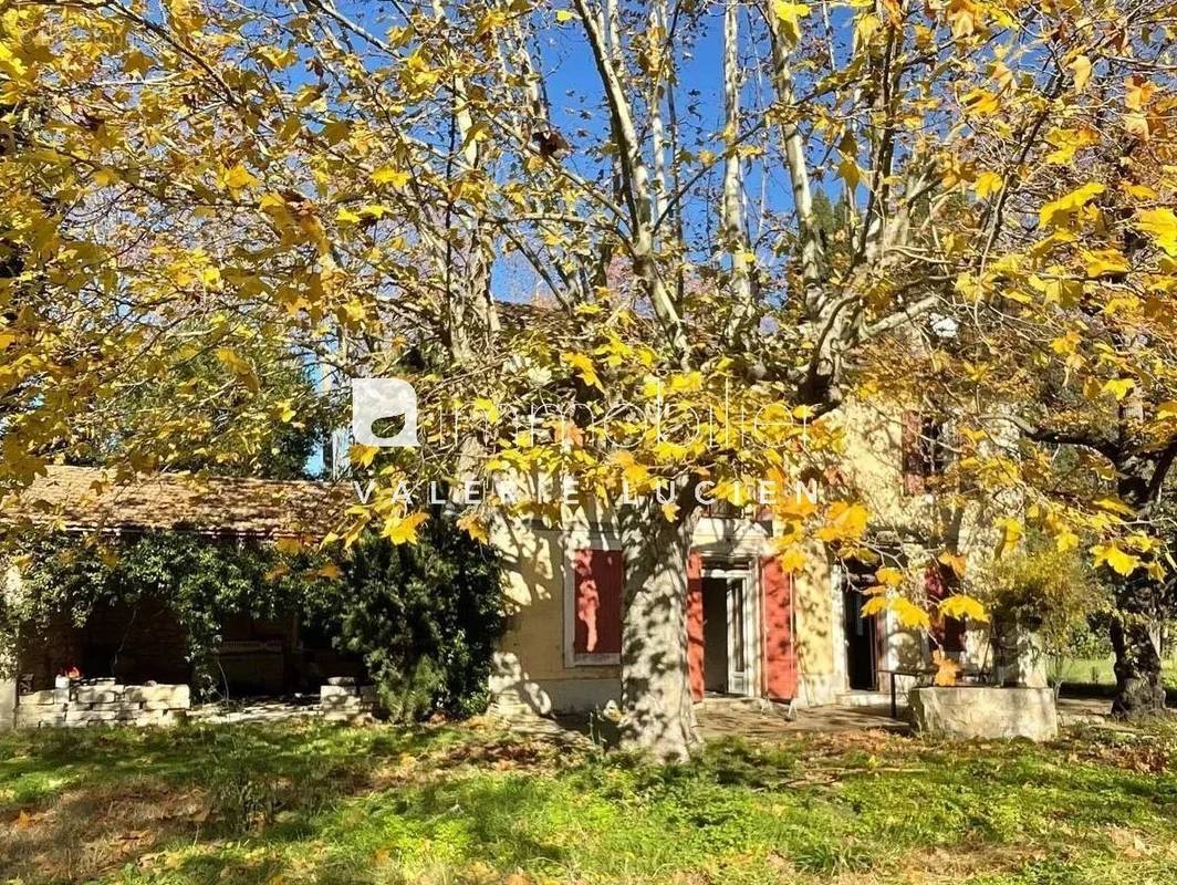 Maison à MAS-BLANC-DES-ALPILLES