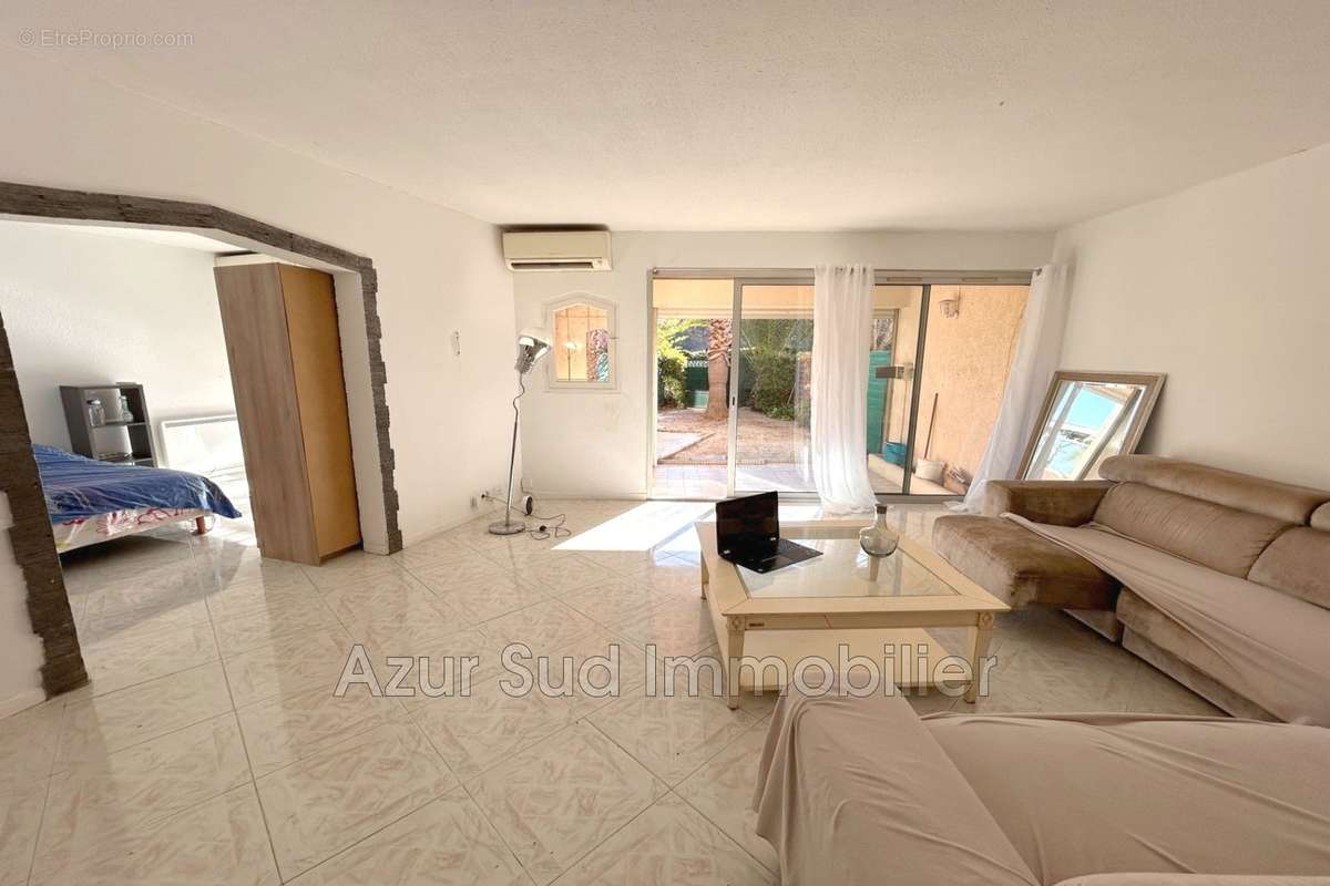 Appartement à VILLENEUVE-LOUBET