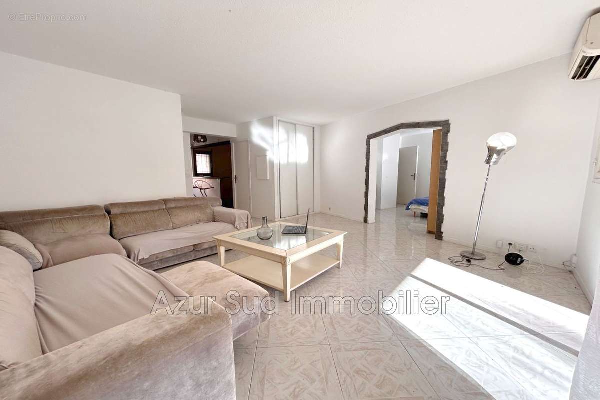 Appartement à VILLENEUVE-LOUBET