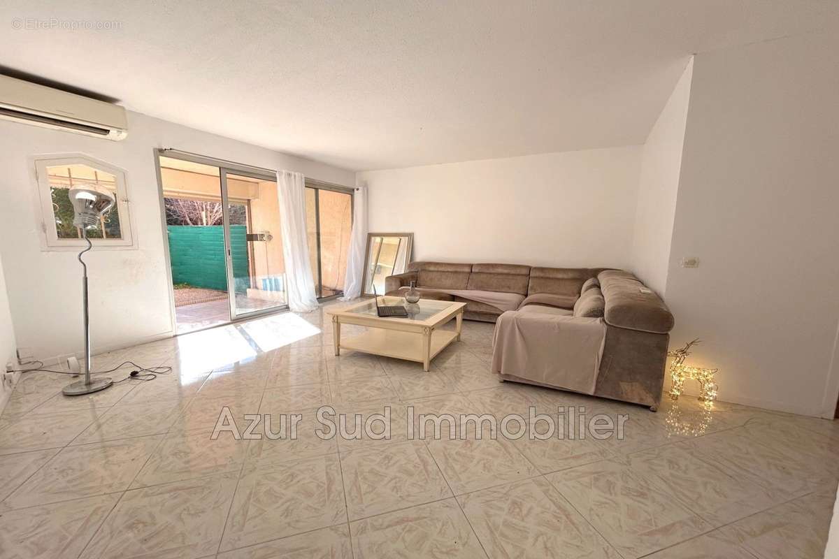 Appartement à VILLENEUVE-LOUBET