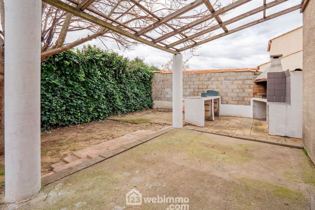 La terrasse peut être ombragée l&#039;été - Maison à FABREGUES