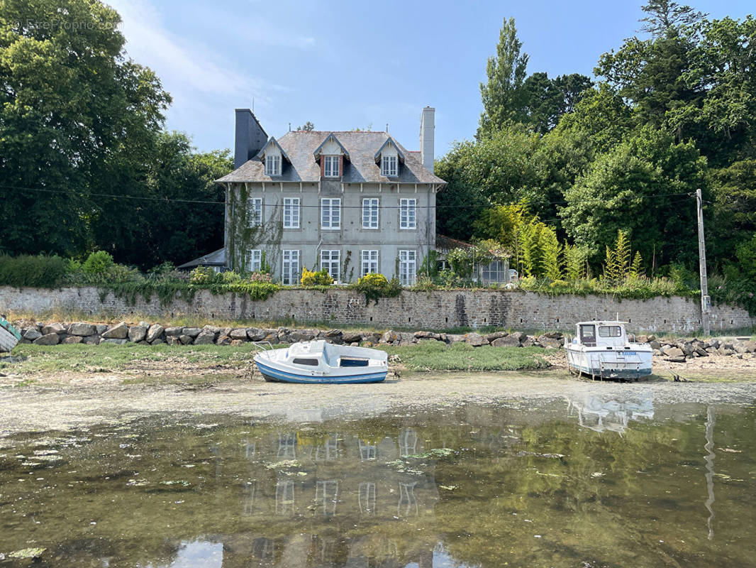 Maison à LE RELECQ-KERHUON